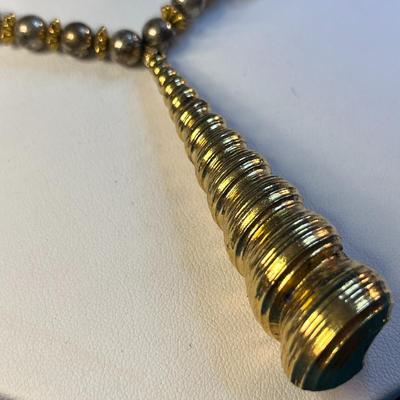 INTERESTING CHUNKY NECKLACE GOLD PAINTED SEASHELL PENDANT