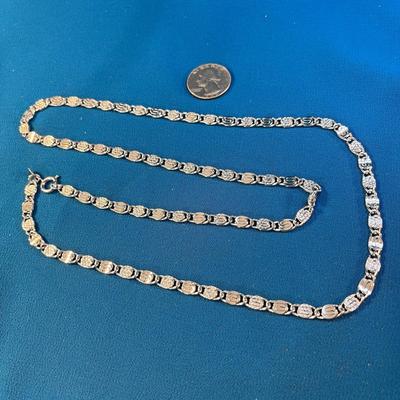 INTERESTING SHINY SILVER TONE â€œSâ€ TYPE LINKS NECKLACE