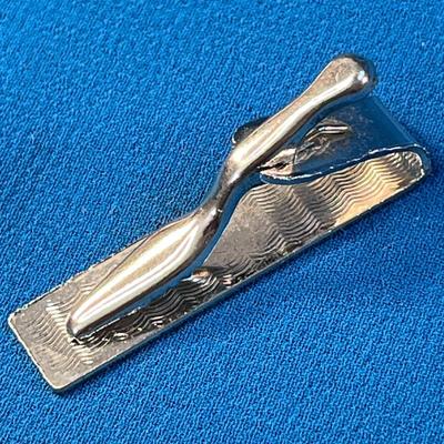VINTAGE TIE CLIP WITH MID CENTURY STYLING