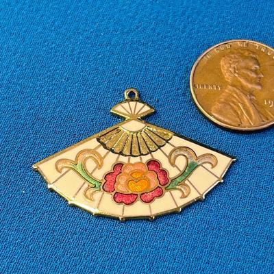 LOVELY CLOISONNE FLORAL FAN CHARM