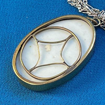 BEAUTIFUL HAND PAINTED PORCELAIN NECKLACE PENDANT JAPAN?