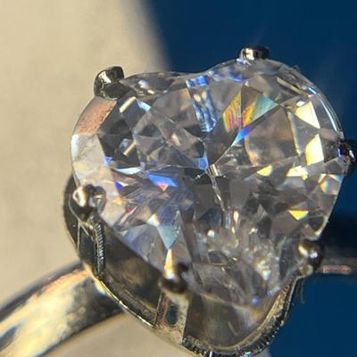PRETTY HEART SHAPED IMITATION DIAMOND SOLITAIRE RING