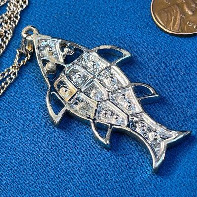 SARAH COVENTRY ENAMELED COLORFUL PANES FISH PENDANT NECKLACE