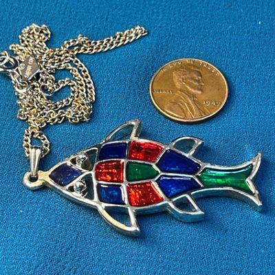 SARAH COVENTRY ENAMELED COLORFUL PANES FISH PENDANT NECKLACE
