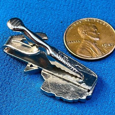 WINCO ENGINE TIE TACK NICE DETAIL