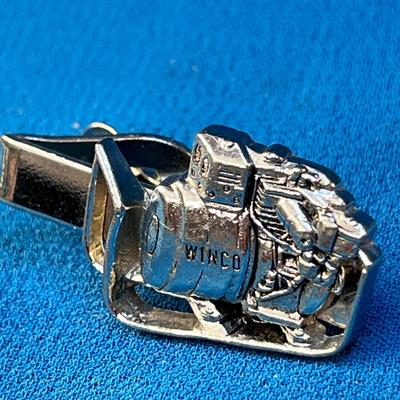 WINCO ENGINE TIE TACK NICE DETAIL