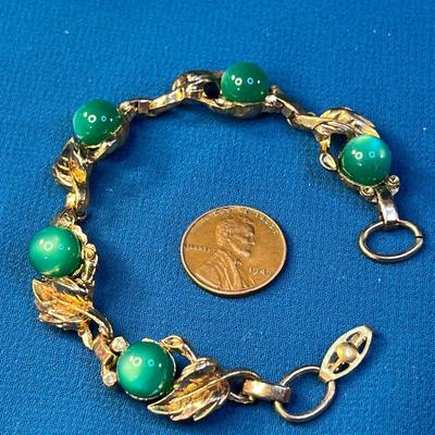 CORO LUSTROUS GREEN STONE, RHINESTONE STUDDED LEAFY BRACELET