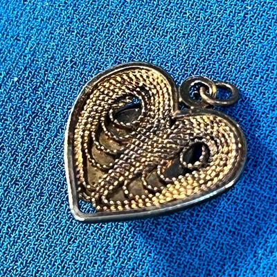 JADE AND FILIGREED HEART NECKLACE PENDANT