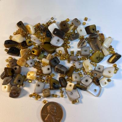 BROWN, WHITE POLISHED STONE BEADS & GLASS BEADS NECKLACE PROJECT