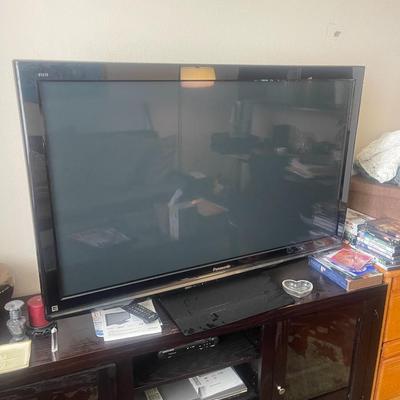 Large PANASONIC TV with REMOTE