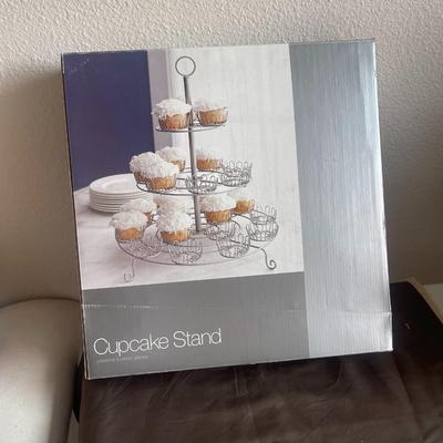 CUPCAKE STAND