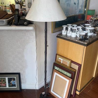 FLOOR LAMP