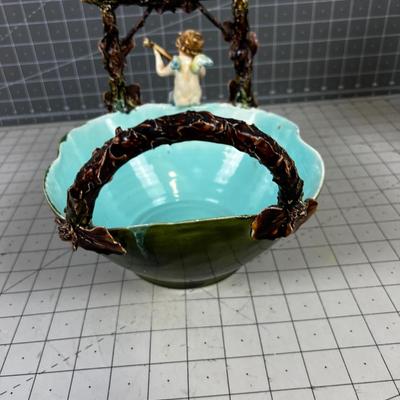 Majolica Green Swinging Angel Twig Bowl 
