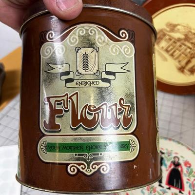Vintage TINS (6) Lot