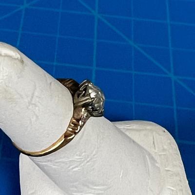18 K Gold Diamond Solitaire Antique Ring 