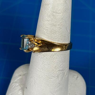 10 K Gold with Aquamarine Stone 