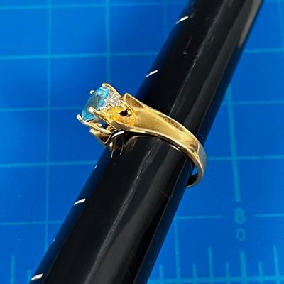10 K Gold with Aquamarine Stone 