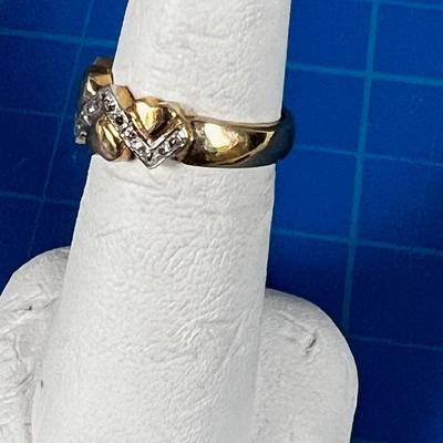 10 K Gold Ring of Hearts with Diamond Chips