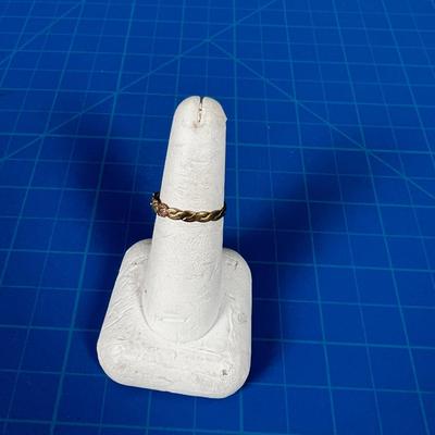 10 K Black Hills Gold Ring Small Leaf Design  