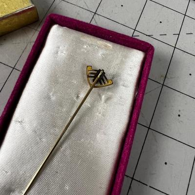 Antique Gold Stick Pin NOT Marked Oval Amethyst 