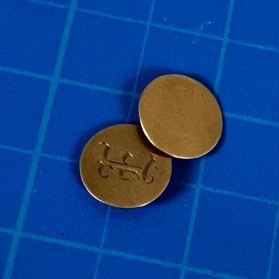 Single 10 K Gold Cuff Link 