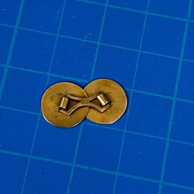 Single 10 K Gold Cuff Link 