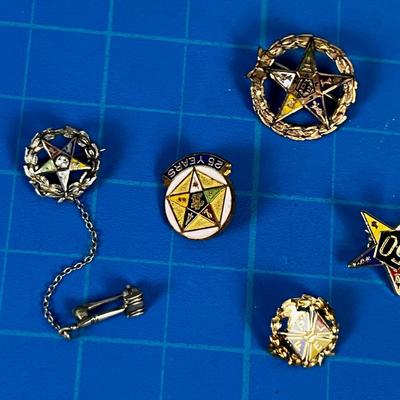 5 Antique Masonic Lapel Pins, 1 is marked 10 K 