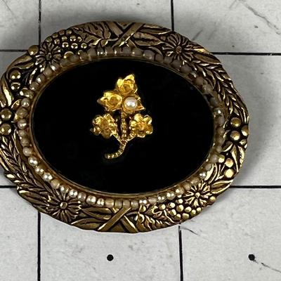 Antique Brooch with Black Cabochon and Gold Toned Flower and extra Tiny Pearl 