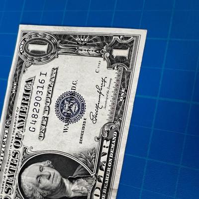 Currency 1935 1 Dollar Silver Certificate Note