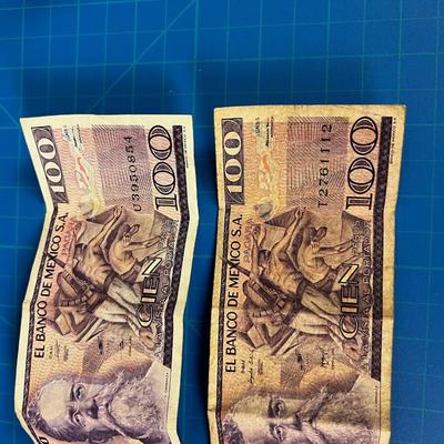 2 One Hundred Peso Mexican Bank Notes 1981 