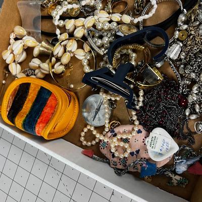 Tray of Costume Jewelry : Watches, Earrings, ETC.