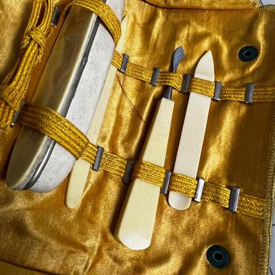 BONE Handles Partial Set in Suede Case Vintage Pedicure SET 