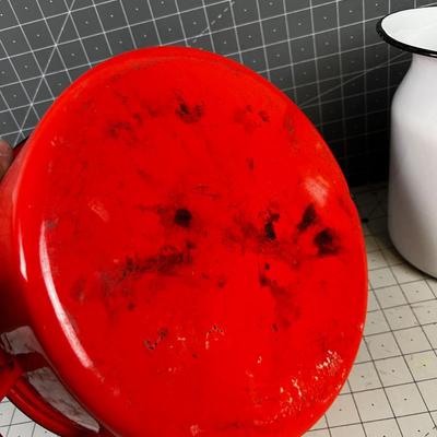2 Piece of Vintage Enamel ware