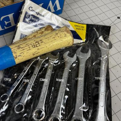 Box of Misc. Tools and Garage Part items