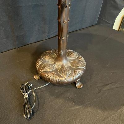 Tiffany Style Stainglass Lamp by Quoizel Collectables