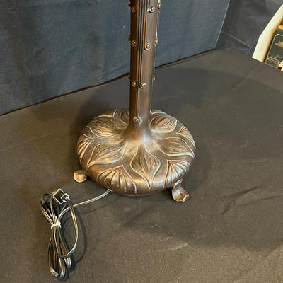 Tiffany Style Stainglass Lamp by Quoizel Collectables