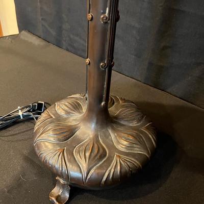 Tiffany Style Stainglass Lamp by Quoizel Collectables
