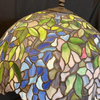 Tiffany Style Stainglass Lamp by Quoizel Collectables