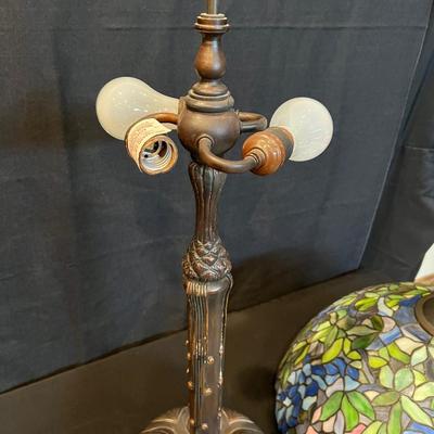 Tiffany Style Stainglass Lamp by Quoizel Collectables