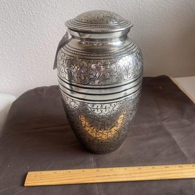 CREMATION URN