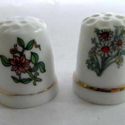 Lot of 4 Porcelain Thimbles, Floral Theme