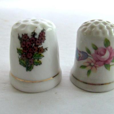 Lot of 4 Porcelain Thimbles, Floral Theme