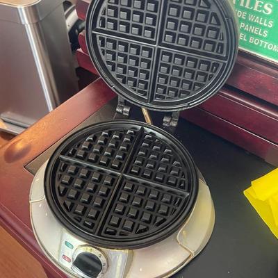 WAFFLE MAKER