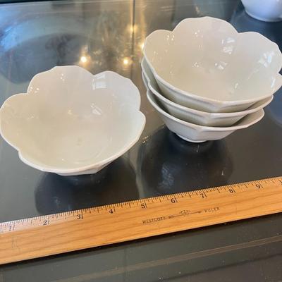 SET OF FOUR WHITE BOWLS