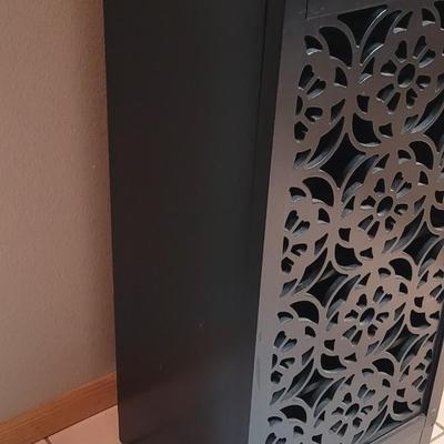 Black Lacquer Wood Cabinet