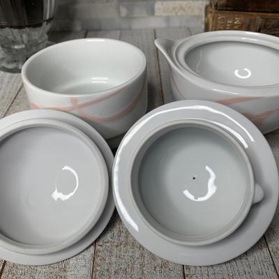 Vintage Mikasa â€œclassic flair peachâ€ Embossed Calla Lilies sugar bowl set