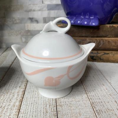 Vintage Mikasa â€œclassic flair peachâ€ Embossed Calla Lilies sugar bowl set