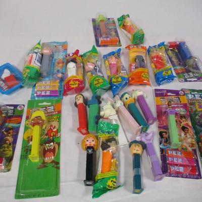 Vintage Pez Dispenser Collection Most in Original Packaging (see all pictures)