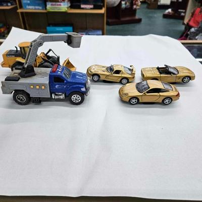 Lot of 5 toy cars