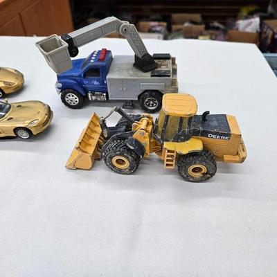 Lot of 5 toy cars